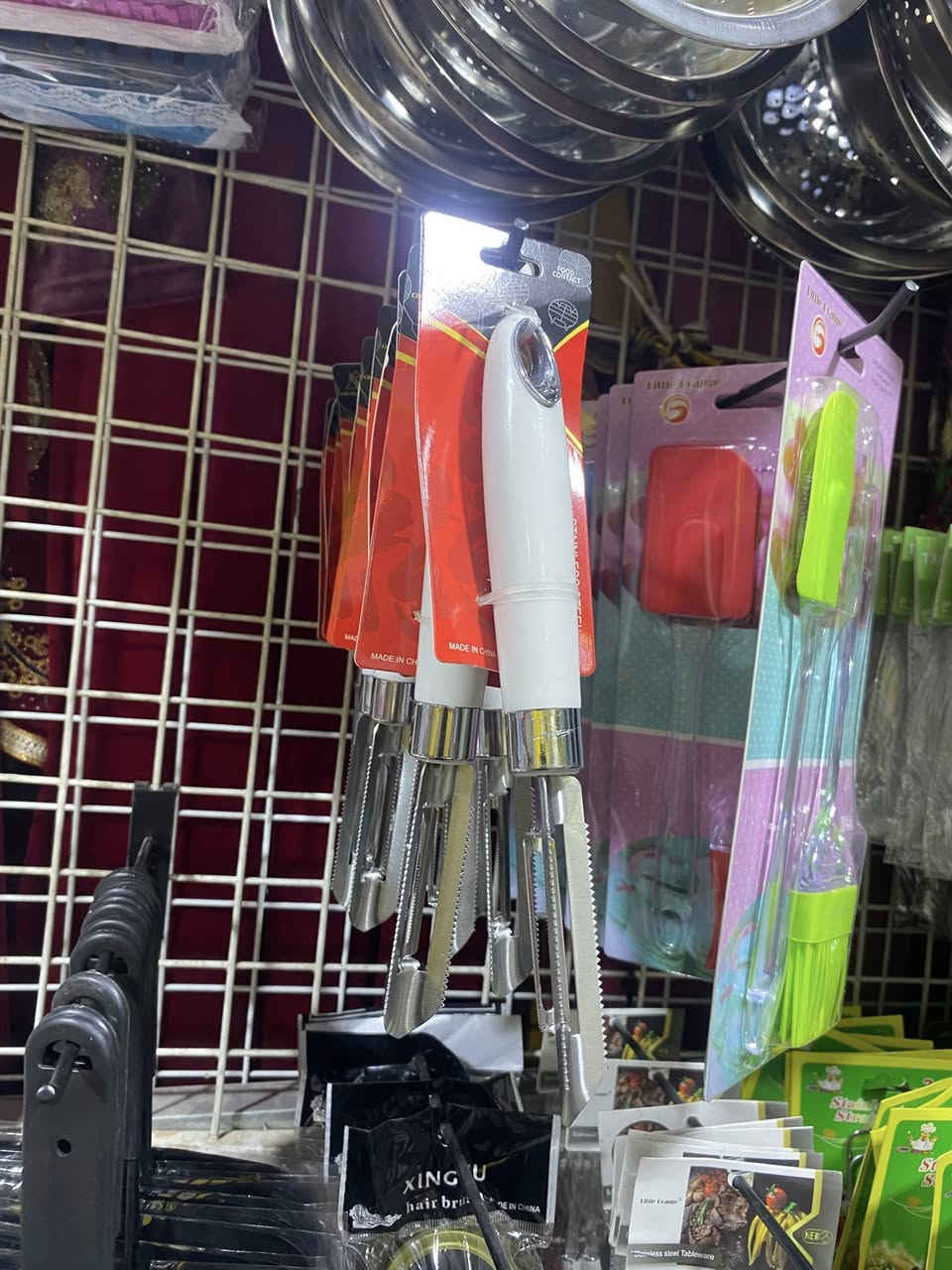 حافظات بلاستك مختلفة الحجام مراسلة على الرقم ***********
