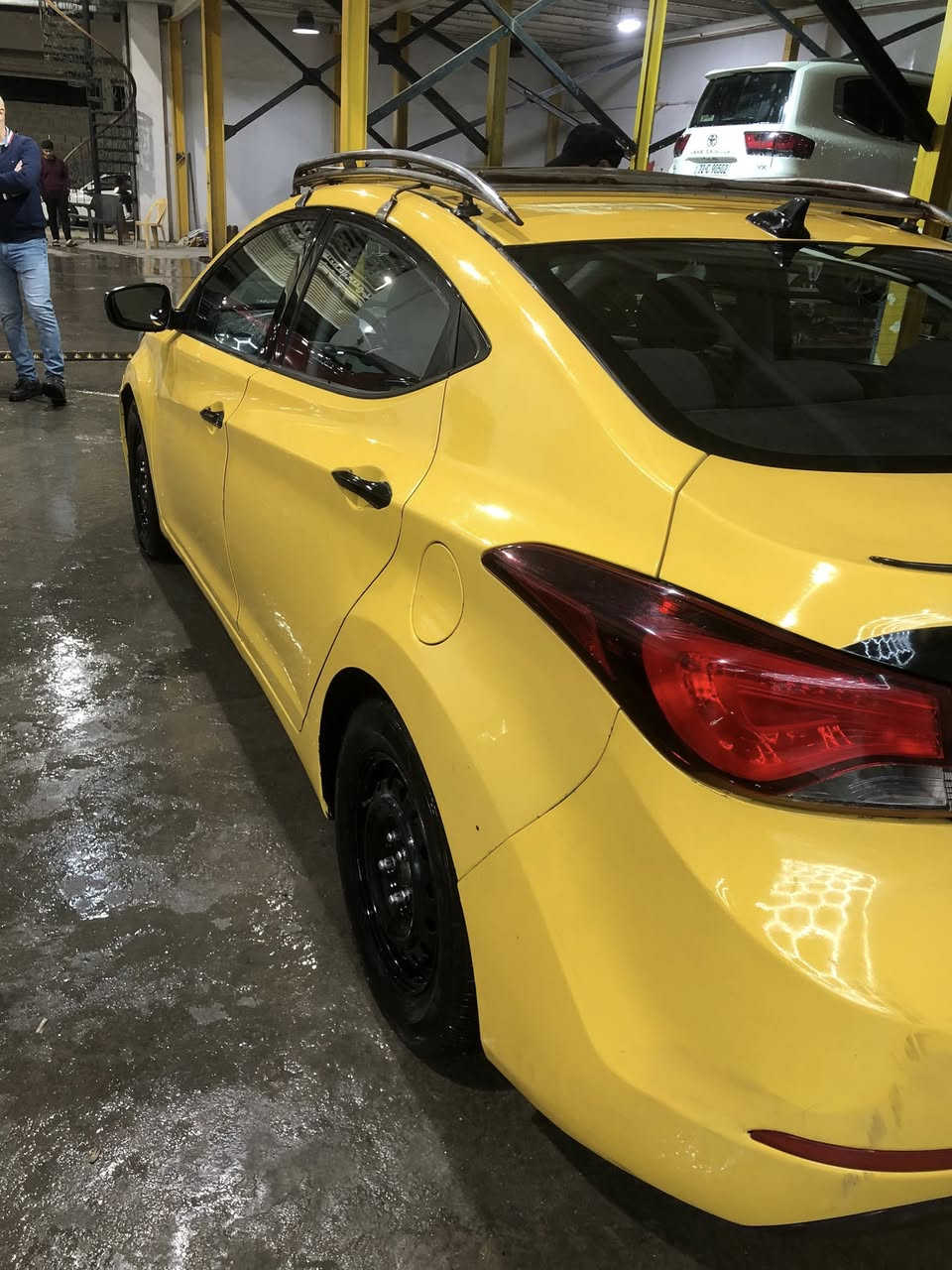 السلام عليكم الانترا وارد سونر موجود داخل المنشور صدر جديد تخم تاير جديد السياره ما ناقصها شي كير مكينه خير من الله نص فول 
السعر 105 
بغداد مدينه الصدر
***********
