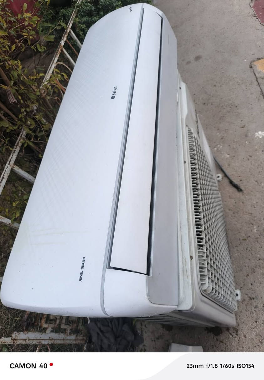 السلام عليكم سبلت ميدياء طنين وسبلت البلسان طنين سبالت نضيفات بلاديات مادخلات تصليح ميدياء مشدود تجي تفحص وتاخذ شرط شغل وضمان من الخير قفل ثنيهن ب575قفل شراي يتصل ***********المكان بغداد معامل
