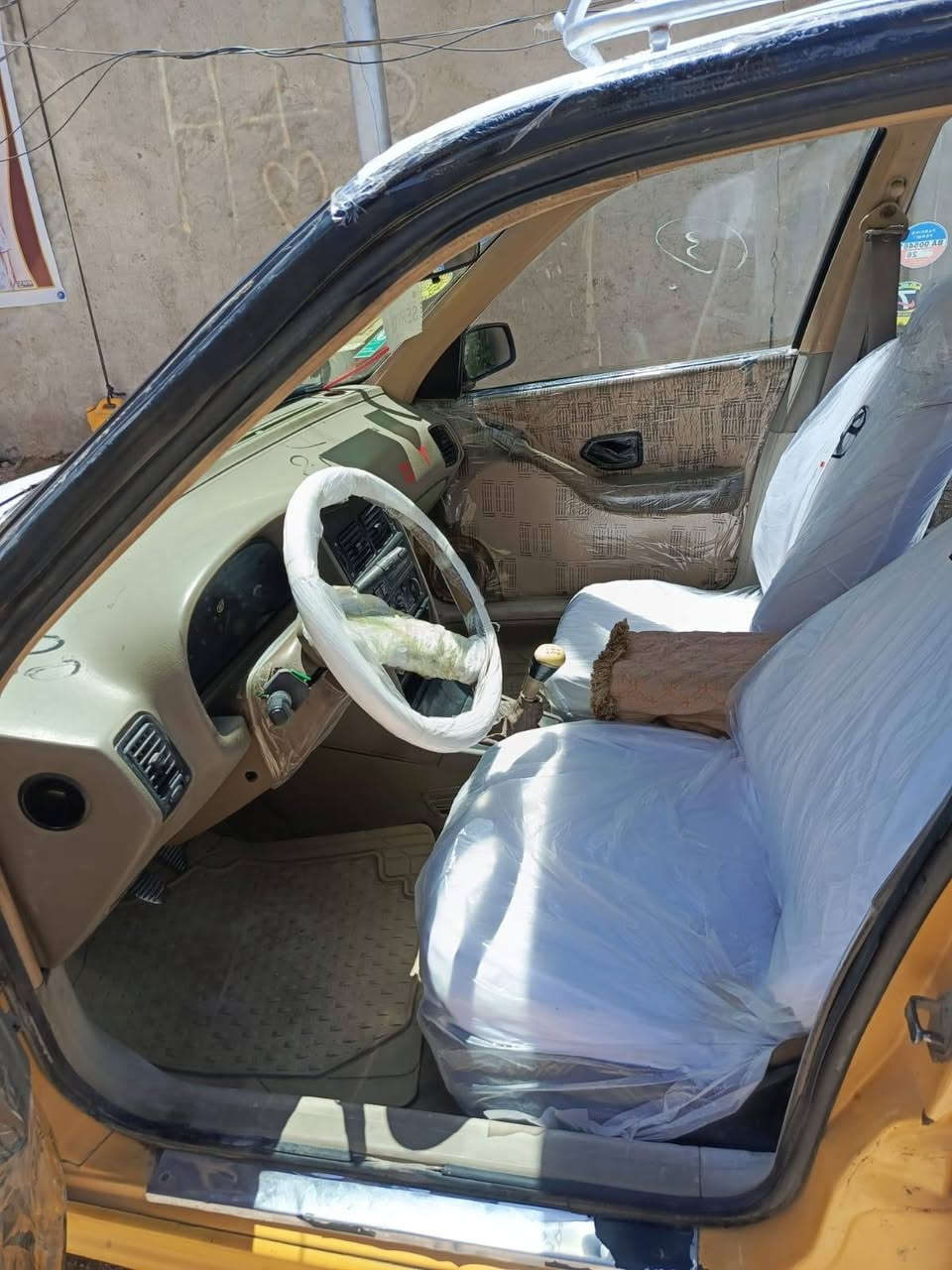 مكلف بلنشر سلام عليكم بيجو 405 مكفوله السياره كلشي ماعايز كير ومكينه وحداديه جديده مابيه شي ملسق وسنويه كامل راعيه موجود بس ماندله السعر 14 وبيه مجال عنوانه النجف رقم ***********
