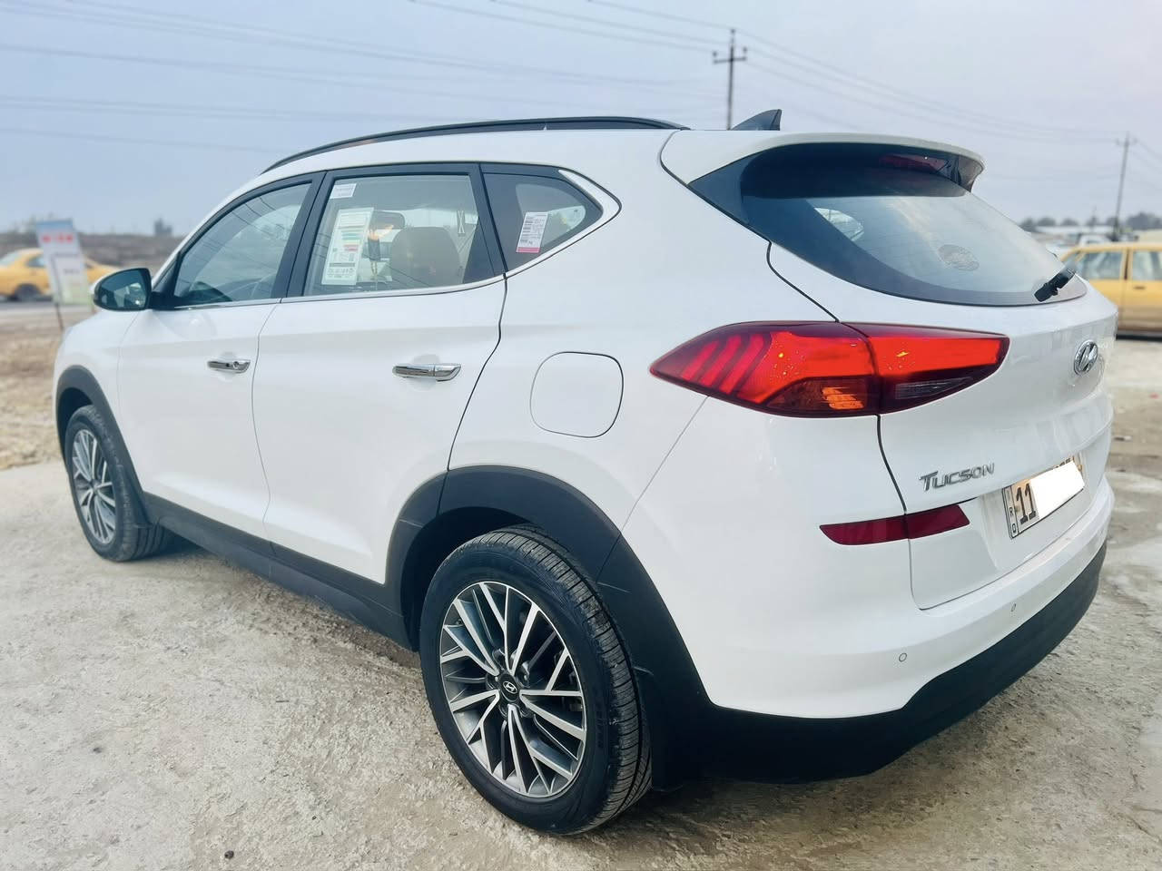 السلام عليكم
للبيع توسان 2020 رقم بغداد الجديد 
مكفوله كفاله عامه برغي ممفتوح بيه 
 بعدهي عل وضع شركه 
ماشية 45
فول موصفات  1/1 خليجي
بنروما /سايد بريك رجل
حساسات (اماميه خلفيه )
لد نهاري .كراسي كهربائي .
كامره خلفيه دواره 
اشاير ب مري اريل انفكيشن 
تحكم ستيرن كروس سرعه
ترحيب عنده الاقتراب مري شفط
ويل كب حجم 19 شحن لا سلكي 
معروفه موصفات توسان 
مكان سياره بغداد 
السعر 213 وبيه مجال بسيط 
الاتصال .***********
