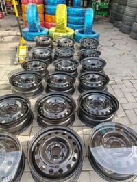 ويل أبو الختم كوري .. اصلي حجم 15 مع اطارات صيني درجة اولى .. تخم كامل...