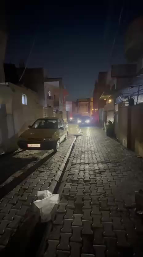 السلام عليكم ورحمة الله وبركاته بيت للبيع كربلاء حي النقيب خلف حسينية النور المساحة 75 متر سند 25 بااسمي قريب علئ الإمام يكون خلف البيت الاستفسار علئ هذا الرقم***********
