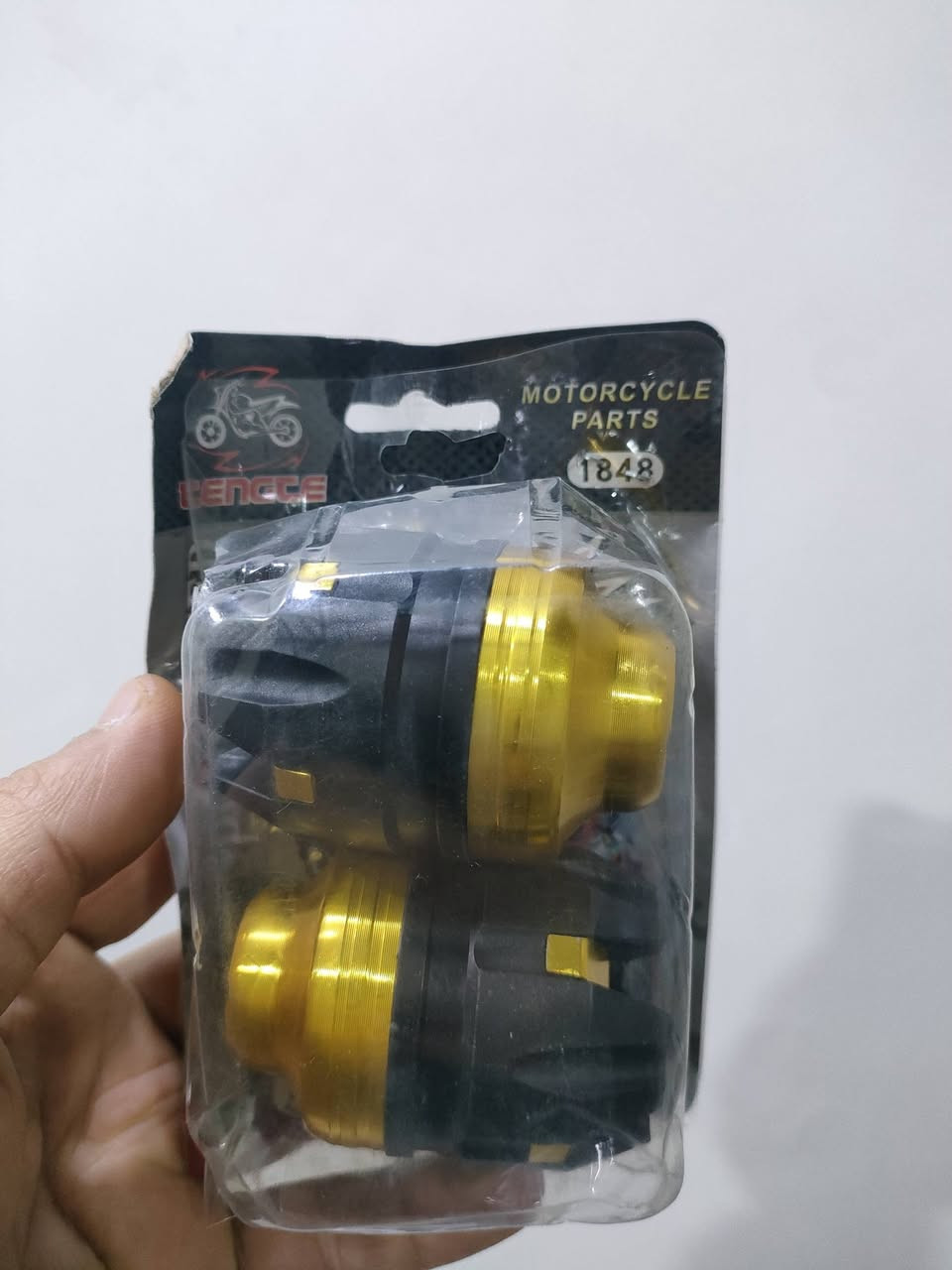 السلام عليكم
شباب غراض دراجة وبايسكل 
البيع شلع 5 قطع ب70 ألف 
اليريدهن يتواصل وياي على هذا الرقم 
***********
