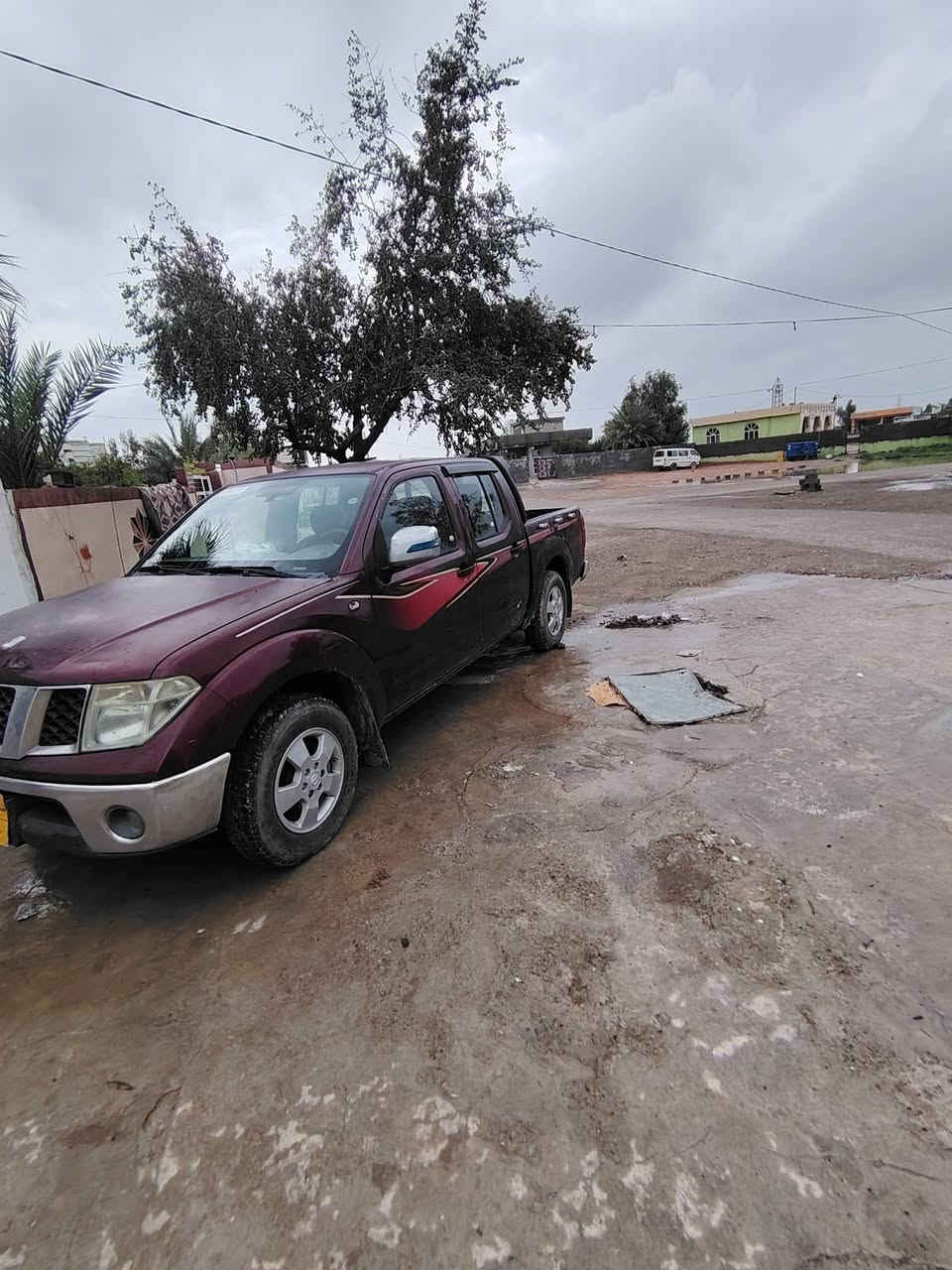 نيفاره ٢٠٠٩ رقم أربيل مكفوله عدا صبغ البودي السعر ٨٠ ورقه وبيها مجال عنوان ديالى خانقين
رقم التلفون ***********
