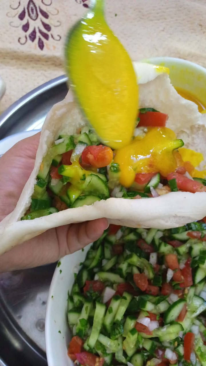 سلام عليكم يوجد لدينا توصيل 

يجب الطلب قبل ساعات او يوم حتى يتم 

تحضير الطلب 

بيتزا سعر 10 حجم عائلي

صاج 2000 

كيك جاي 8

كليجه 8 

فلافل 750

كبه قلي 6 قطع 2000

رجائا رجائا لاتطلب وبعدين تلغي 

 توصيل داخل نجف فقط

رقم الحجز 

***********
