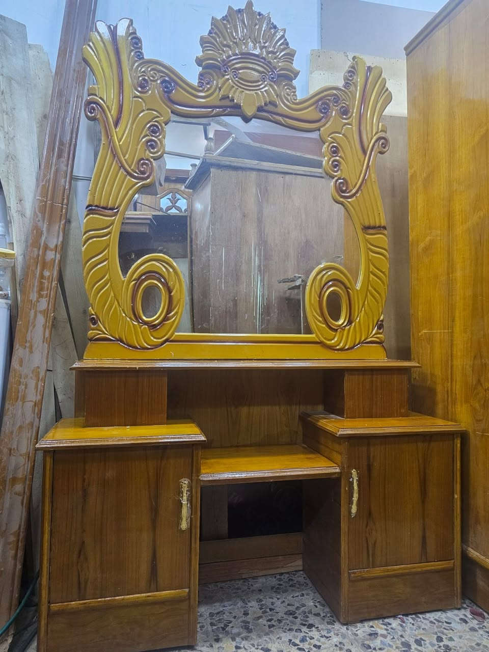 غرفة عراقيه ام خمسه مستعملة اخت جديده نظافتهه 90 الميه كل ضرر مابي. سعره 500 وبي مجال مكاني شعب شارع صحه ديوان واكو توصيل داخل بغداد لاتصال واتساب فقط***********
