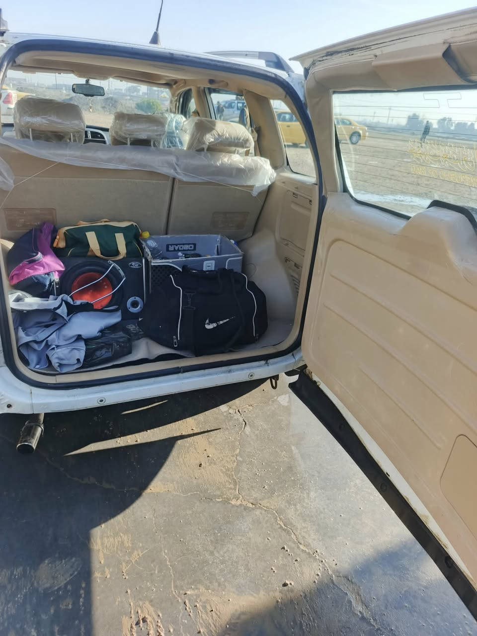 سياره تيكو موديل ١٣ كفاله عامه كير مكينه كشر السياره متعوب عليها رقم انكليزي بسمي سعرها ٥٧ اترايك لبصره
***********
