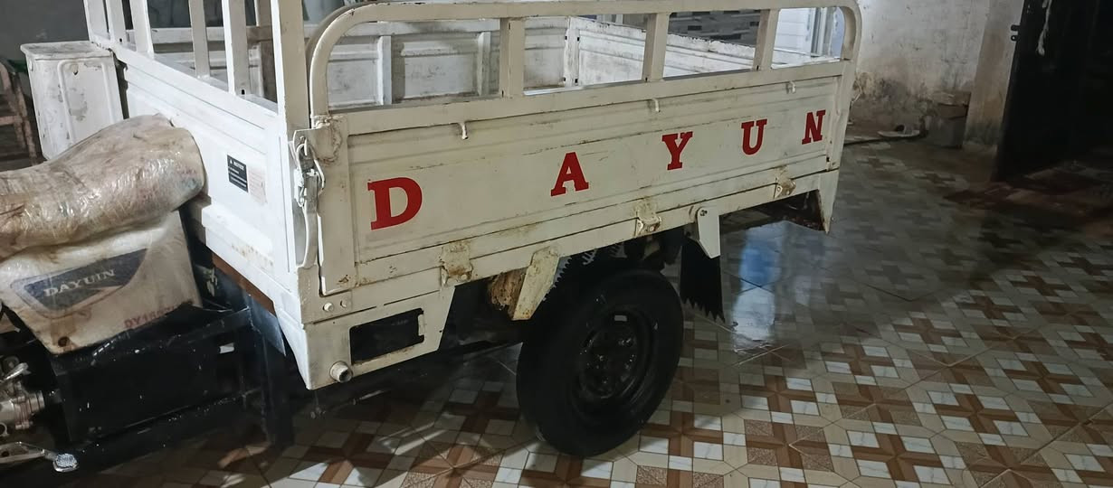 السلام عليكم  ستوته للبيع دايون 2018اوراق اوراق كفاله محرك بوشه وبستم  بديها معمر  خياس صفاحيات باب البدي  كهربائيات سلف نكره كلها شغاله من البكلايت للكلوب مانقصها اي شي جاهزه من كل شي شراي يتصل مكاني قضاء النصر  ***********
