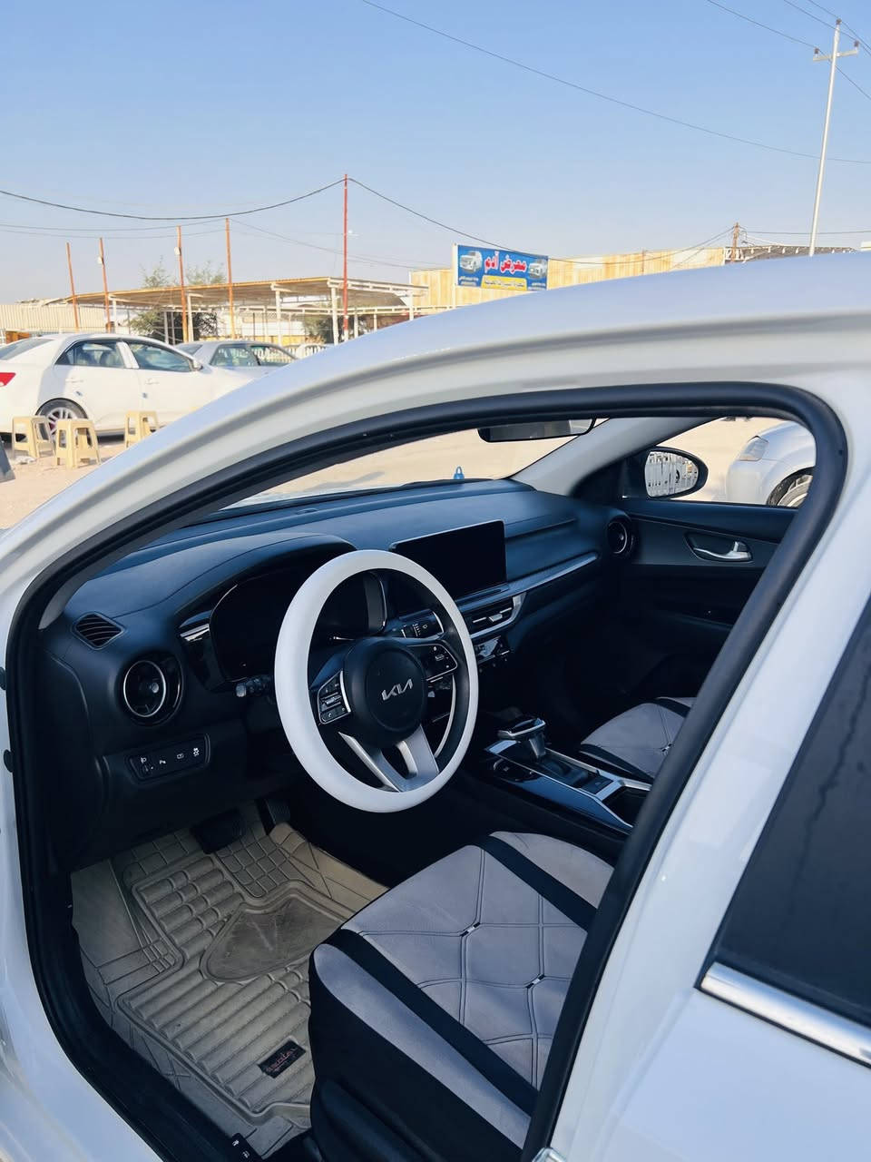 سلام عليكم سياره K3
مواصفات الK3 معروفه 
مديل 2024 
سياره جديده بعده 
سياره كفاله ماعده خشم البنيد شوي موضوع بل صور 
ماشيه 42 
السعر 142 وبيه مجال 
العنوان /النجف 
الرقم /***********
