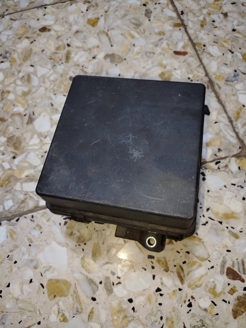 للبيع قاعدة فيوزات نظيفه جدا
شباك النترا
شوته
وجه مسجل
***********
السعر ١٠٠ الف بيه مجال ابيع شلع كلهن
