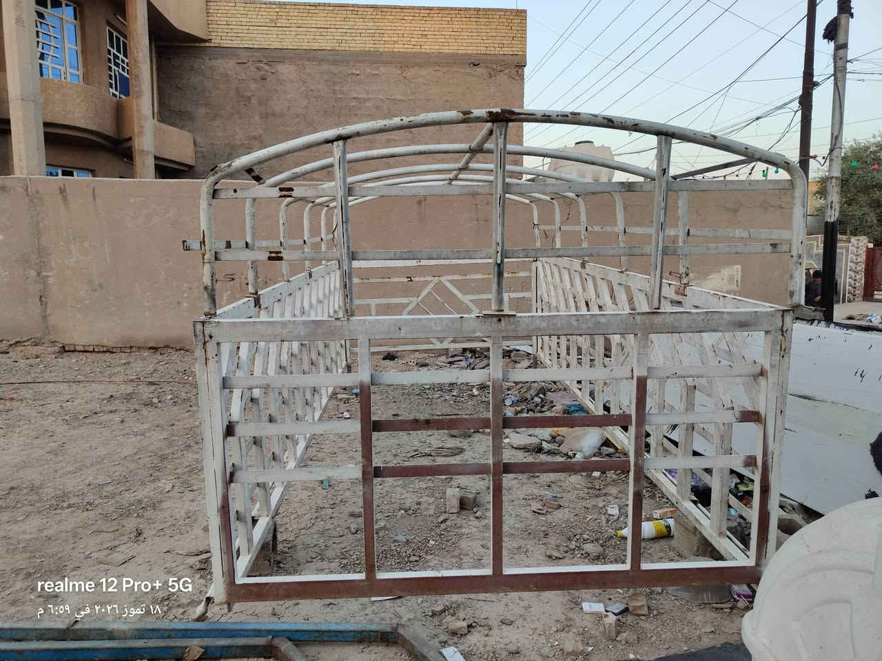 محجر مال كنتر طوله اربعه ونص سعر 700,000 وبيها مجال العنوان بغداد المعامل رقم الهاتف***********
