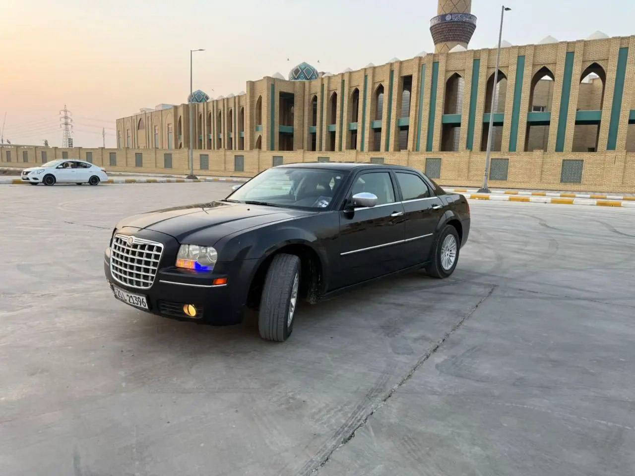 السلام عليكم ورحمة الله 
أوياما موديل ١٠ للبيع 
بيها البنيد مرشوش صبغ مع رشة صغيرة بالجاملغ السيارة تعبان عليها
تخم تاير حدادية جديدة اي نقص مابيها رقم سليمانية باسمي 
مكان السيارة  كوت
***********
