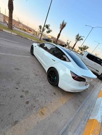 تسـلا مودل 3  ((2023 )) دبل ماطور  بيرفورمانس   رقم اربيل الجديد وبيها...