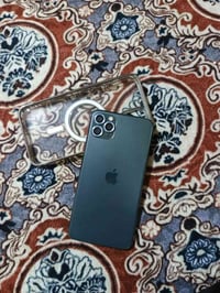 آيفون ١١ برو ماكس • ذاكرة ٦٤ • فيس ايدي متوقف