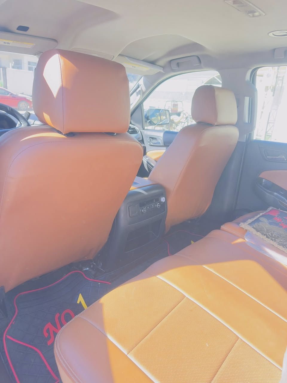 السلام عليكم
تاهو موديل ١٩ بسمي حادث جاملغ وبنيد بدون داخل 

وشويه بلخشم الجاملغ الثاني مكينه كير تخم تاير 

حداديه تبريد داخل جديد ماشيه ١٧٥ رقم بغداد 

مكانه حله السياره بوليسي ***********
