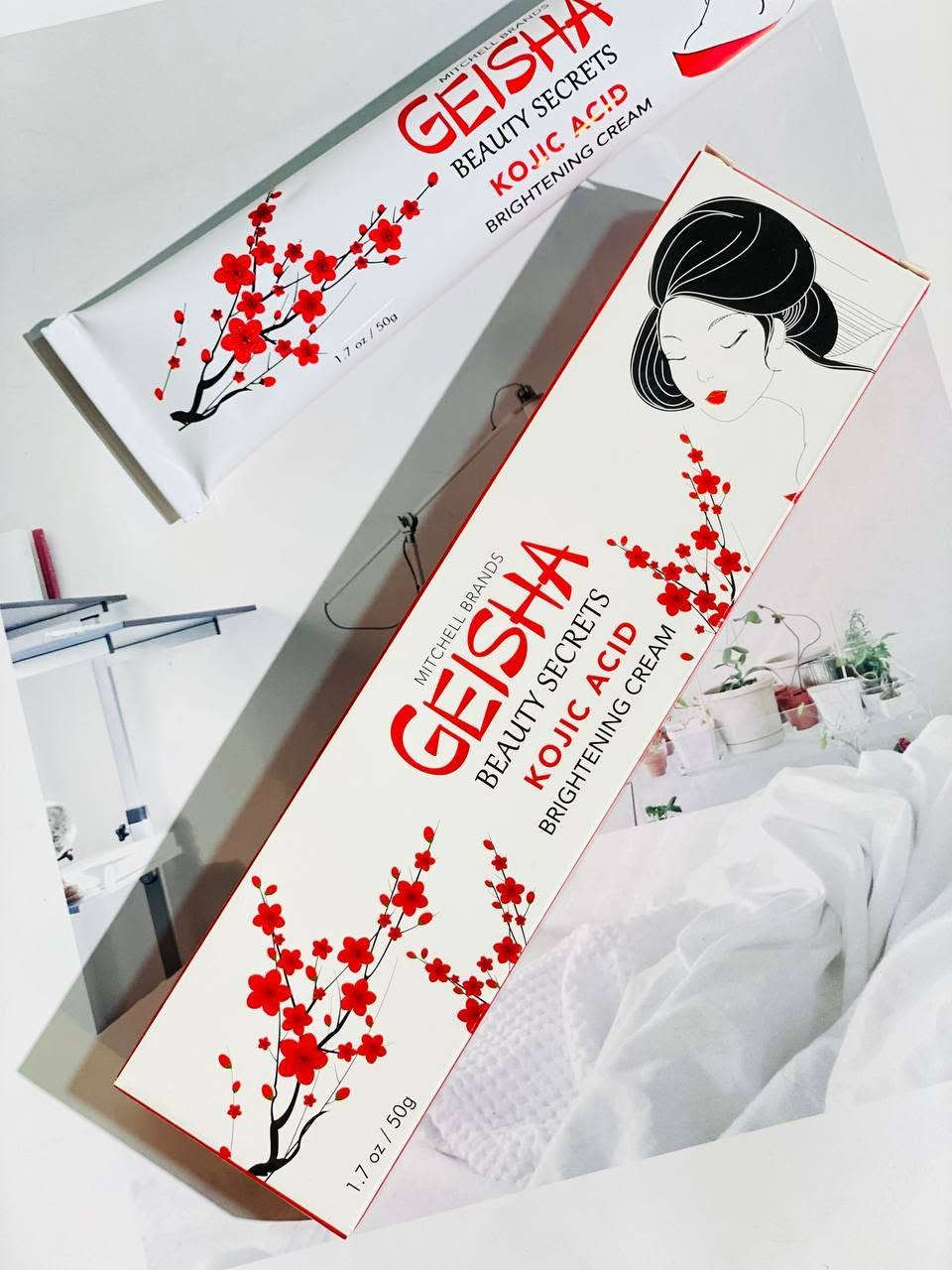 ✨ عصارة غيشا من كوجي ✨
GEISHA BEAUTY SECRETS KOJIC ACID BRIGHTENING 
CREAM
🌟 كريم غيشا العالمي 🌟
🔑 سر من أسرار الجمال بـ حمض الكوجيك 🔑
💖 فوائد المنتج:
 ⚡ أقوى كريم لتفتيح البشرة: يحتوي على حمض الكوجيك المعروف بقدرته العالية على تقليل التصبغات والبقع الداكنة.
 🎯 توحيد لون البشرة:
المنشأ لبنان الأصلية 🇱🇧
#للحجز_والاستفسار_دايركت 
#تصويرنا + #بوست


**إذا كنت صاحب هذا الإعلان وتريد حذفه لأي سبب، رجاءا أرسل رسالة إلى الدعم الفني**