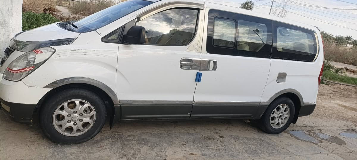 سلام عليكم ورحمه الله وبركاته سياره ستاركس البيع مديل 8 مفتوح مداور ثانيوم  رقم كليزي السياره بيه جاملغ المامي جيهت  العبري هاذه الرقم التلفون ***********
