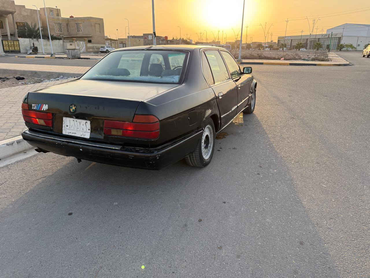 السلام عليكم بي ام 735 موديل  1990  السياره حلوه ونضيف كير مكينه  بلاد بلاد خير من الله السعر ٢٨ ورقة أكثر استفسار *********** الزبير, البصرة
