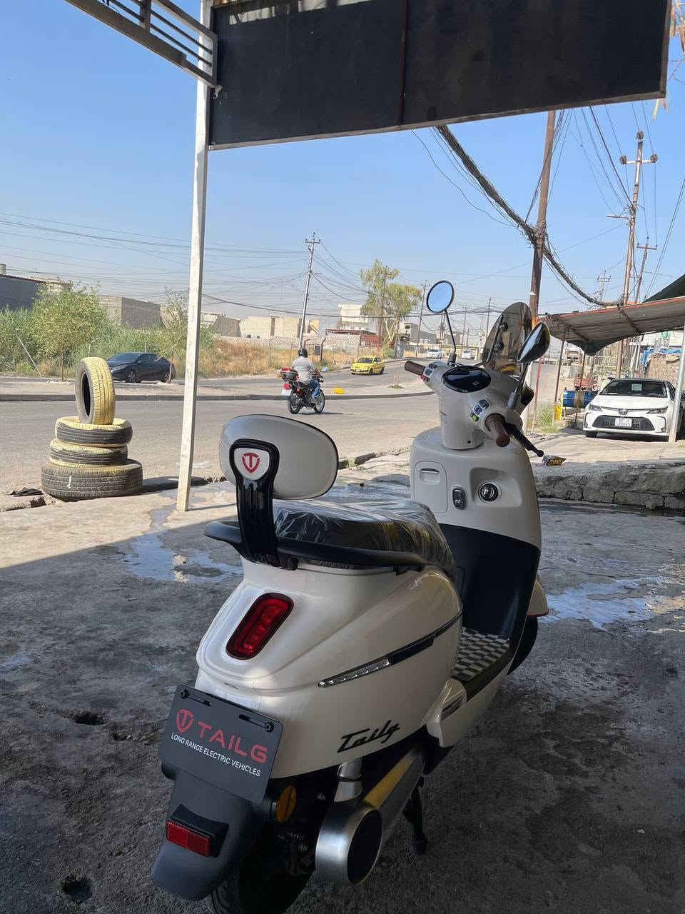 السلام عليكم ماطور للبيع كلاسيك ريان شرط الفحص وين ما تريد الماطور لايلون الشركه علي جديد معنى الكلمه استخدام اسبوعين وصل موجود وضمان سته اشهر يمشيك 70 كيلو حقيقي باتريات دبل سرعه 65 معروفه مواصفات الريان ما تعرف بي لا تكسر بي الجديد 1,200 اسال علي شراي يتصل او يراسلني واتساب ويدلل ***********
