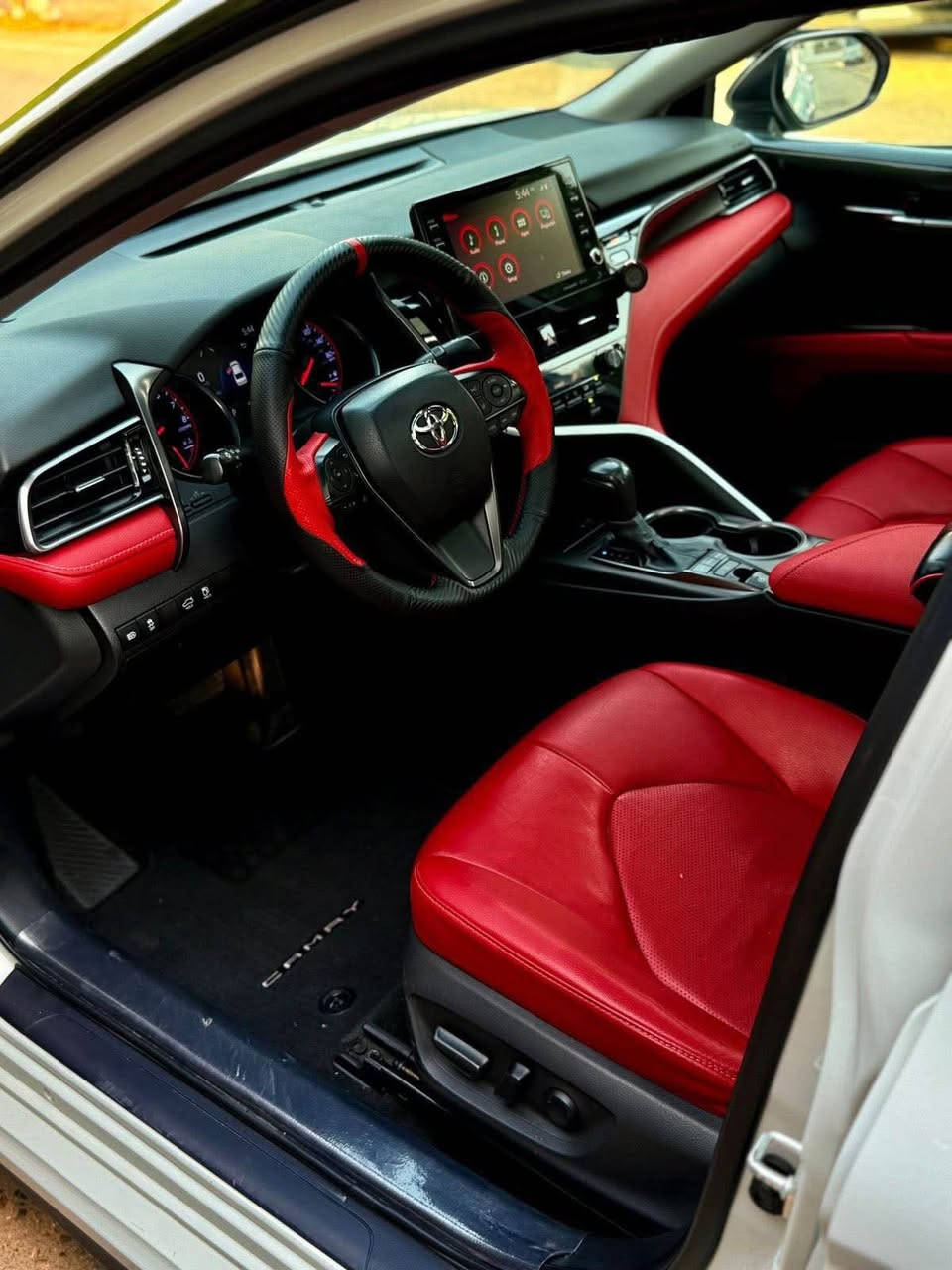 Toyota Camry XSE 2022
تويوتا كامري 2022 فول XSE رقم ᴝІ͛ᴝċɹ̣ بأسمي تحويل مباشر 
بانوراما 
لون سياره ابيض سموك 
سياره فول مواصفات.
داخل احمر بلادي 
تخم تاير جديد 
حداديه كير مكينة مكفوله 
ماشيه سياره 72500 km
رادارات جانبيه امامي وخلفي 
توقف ذاتي 
تحديد مسار 
نقطه عمياء 
سايد بريك بصمه  
قطعتين تبريد 
ثلاث انضمه قياده شفتات ستيرن 
بيها هواي مواصفات بعد 
(حادثها بنيد وجاملغ مصبوغه شوي من الباب الجاملغ تعتبر ٤قطع صبغ شرررررررررط بدون دواخل بدون شاصي بدون ايرباك )

السعررررر 215 وبيها مجال 
مكان سياره بغداد الكرخ 
*********** بغداد, العراق
