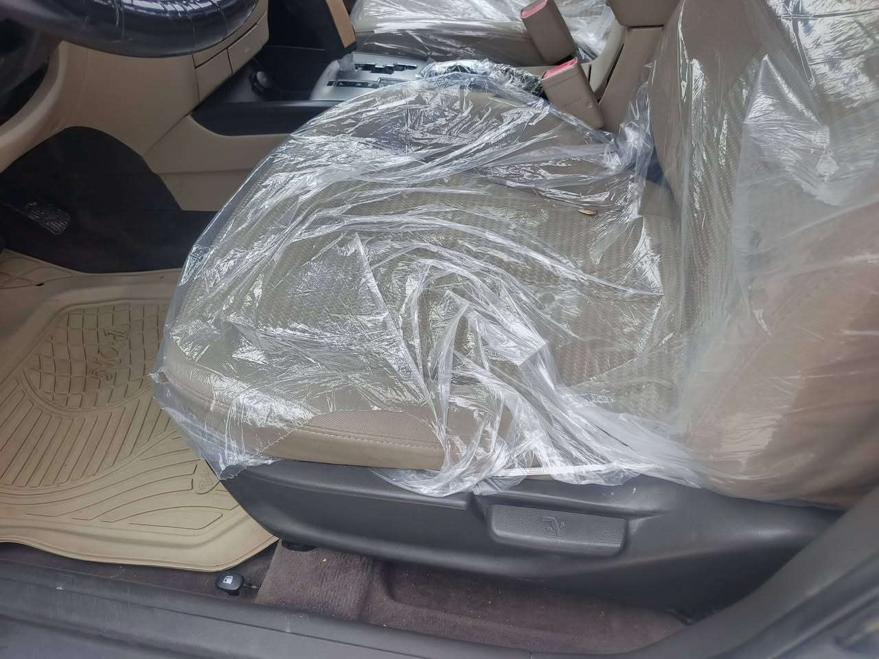 سلام عليكم ورحمة الله وبركاته 
النترا 2011 خليجي ابيض ثلجي 
رقم سليمانيه مبدل لوحات وسنويه جدد 2031 
السياره جاهزه وداخله هزه يوم 13/1/2026
كير مكينه كفاله 
تخم تاير حداديه جديده 
صبغ بالجاملغ الامامي وعابر اقل من شبر عالباب 
ومأشر عليه بالتصوير اثر شخط وبيا كارت يم قبق البانزين 
والباقي كفاله لا فتح ولا تبديل 
قرفه كشنات ماشاء الله حيل نضيفه 
تحول بعد البيع وبسامينه منتعب المشتري 
سعر البيع ((120))  بيها مجال حك الجيه فقط 
مكينه 16 يعني 1600 مكان السياره صلاح الدين قضاء بلد ناحيه يثرب واعتذر عن الاطاله بس علمود تكون واضحه الصوره امامك 
ارقام الهاتف _*********** عليه واتساب هاذا 
              *********** استفسار اكثر اتصل
