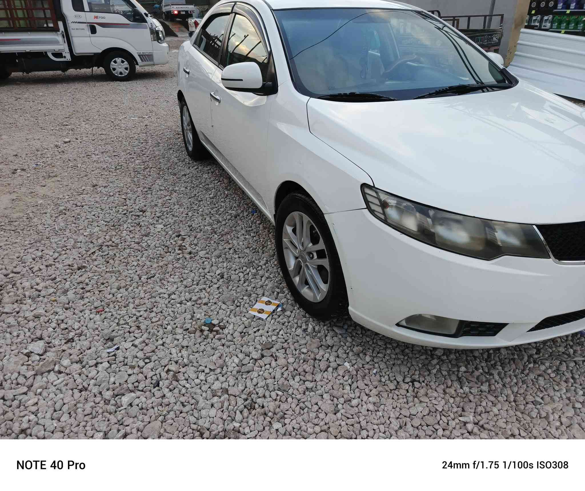 سيراتو البيع موديل 11حساسات اربع خلفي شاشة كامر ست نمر محرك الف وستميه سعرها 105وبيهامجال شاري يتصل ***********
