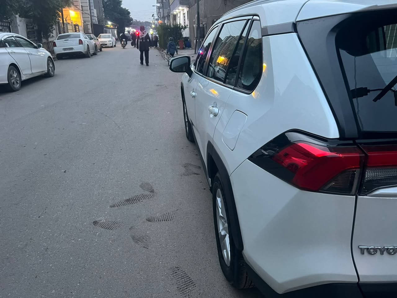 راف 4 للبيع فقط 
العنوان بغداد حي السلام 
فئة Le 
وارد خليجي
موديل 2025
***********
السعر  260 قابل للتفاوض
