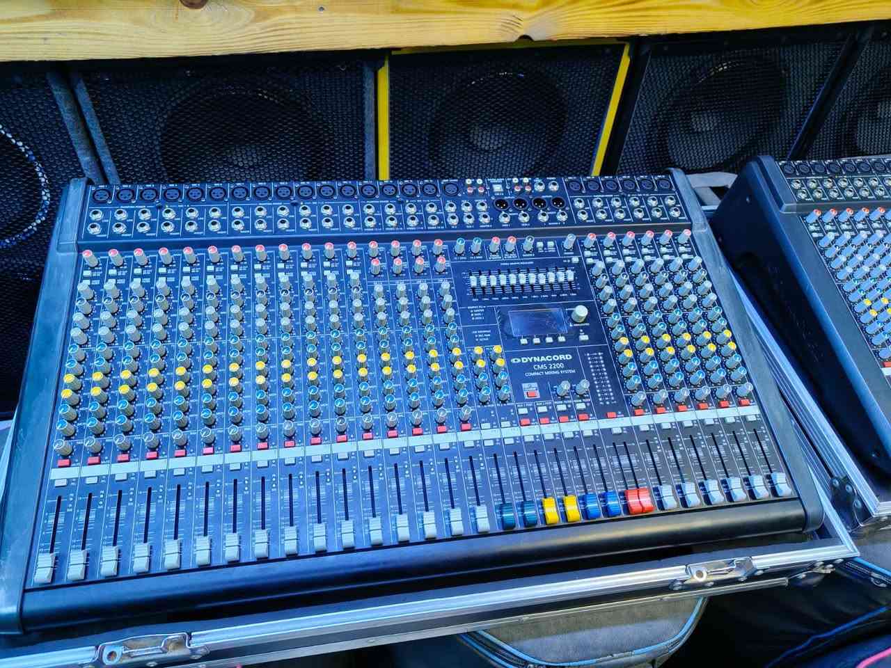 داينكورد 2200الاصلي الاماني الدرجه الاولى  كفاله من تصليح والعطل برغي ما مفتوح الجهاز اخرس معه الراك جهاز اخو جدد نظيف كلاش 
***********
