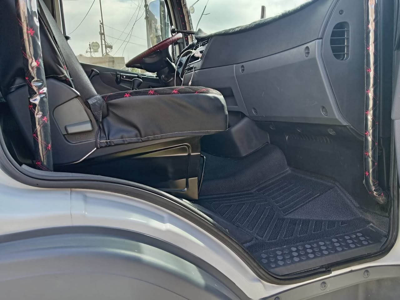 سلام عليكم اتيكو للبيع كير او مكينه ابشرط سنويه هزه جدد تايرات جديده شرط تحويل سياره مابيها اي نقص استفسار اكثر 
رقم ‭0775 317 4355‬ كركوك, العراق
