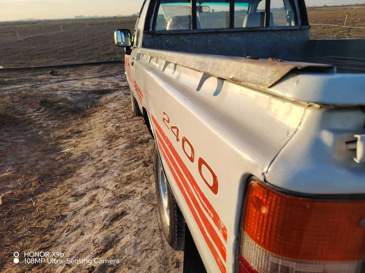 سلام عليكم ورحمة الله بيكم للبيع مكفوله عام من الضربة و الصبغ والبارد والباقي ابلادي بس الباب الخلفي بي صبغ   الفيس بوك مغلق التصل.  السعر   68        ***********.      #***********
