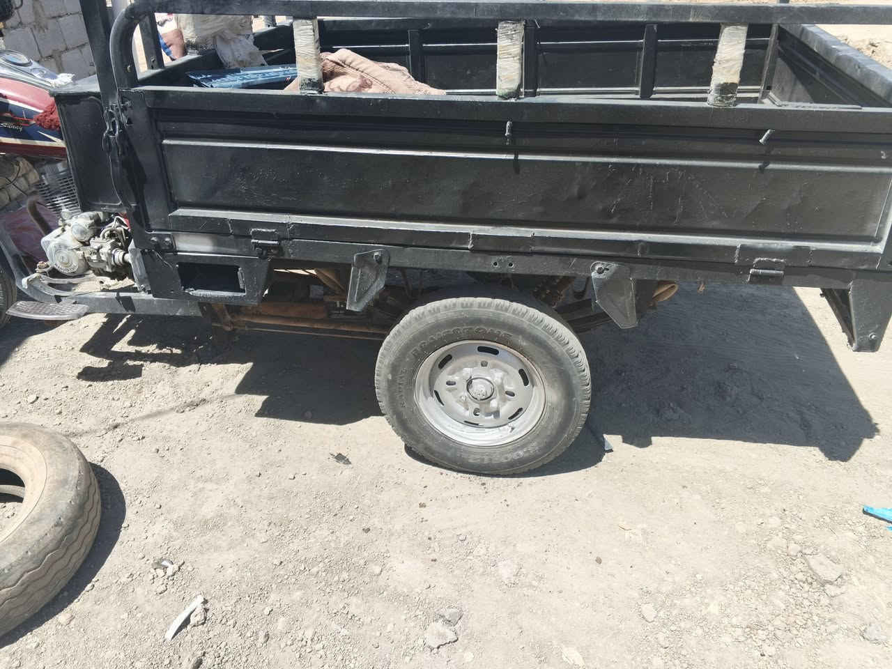 ستوته كلك البيع نضيفه ب700.        ***********.  بيه خيط تبخير قليل
