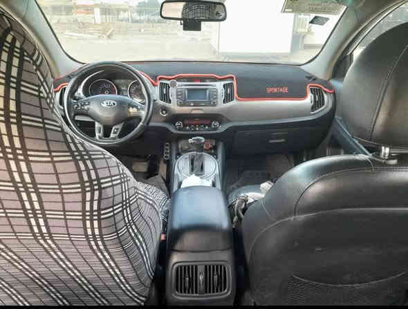 كيا سبورتاج فول مواصفات موديل 15 السياره مكفوله من الصبغ بس بارد فقط قليل  وارد خليجي الماكينه بلاديه ما مفتوحه 2400 دفع رباعي وبعد بيها هواي مواصفات كلها موضحه بالصور رقم بغداد باسمي رقم الهاتف *********** السعر 170 قفل العنوان بغداد
