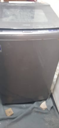 غسالة هيتاشي حالتها جيدة اوتماتيك ١٥ كيلو  للتواصل ٠٧٨٠٦٨٤٠٩٤٤