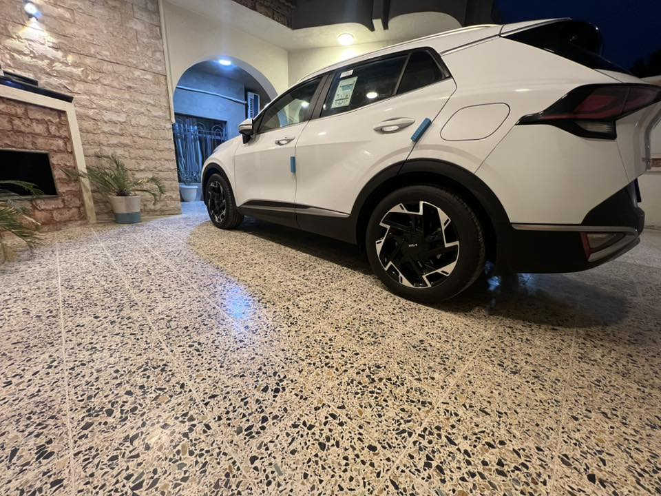 للبيع او المراوس وحسب القناعة سبورتاج KN خليجي مكفولة كفالة عامة لا صبغ ولا بارد ولا شخوط موديل 2022 فول مواصفات عدا القماره حديد ( بصمة أبواب ، بصمة تشغيل ، صندوق كهرباء، كراسي كهرباء، تدفئة في الكراسي ، تدفئة في الاستيرن، رادار ونقاط عمياء ، أربع مودات قيادة ، نظام منحدرات ، هاندبريك بصمة ، حساسات لأربع اطارات ، حساسات امامية وخلفية ، كامرة دوارة، شاحن موبايل لاسلكي، شفتات ستيرن ، وباقي المواصفات المعروفة) السعر 218 للشراء الاتصال على ***********
