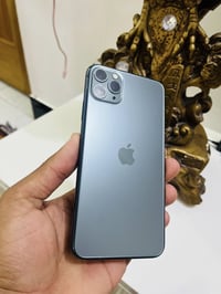 آيفون ١١ برو ماكس ٢٥٦ • شاشة مبدلة • بطارية بلدية ٧٥