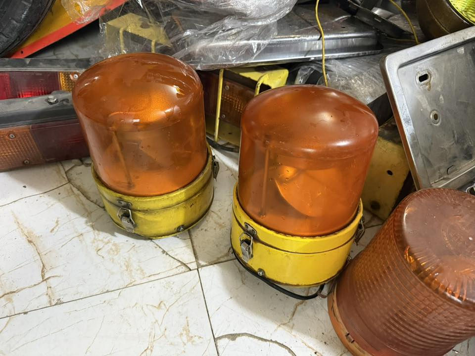 السلام عليكم  لافتات اصليه  العنوان ناصريه قرب مجسر  الاسكان   ***********
