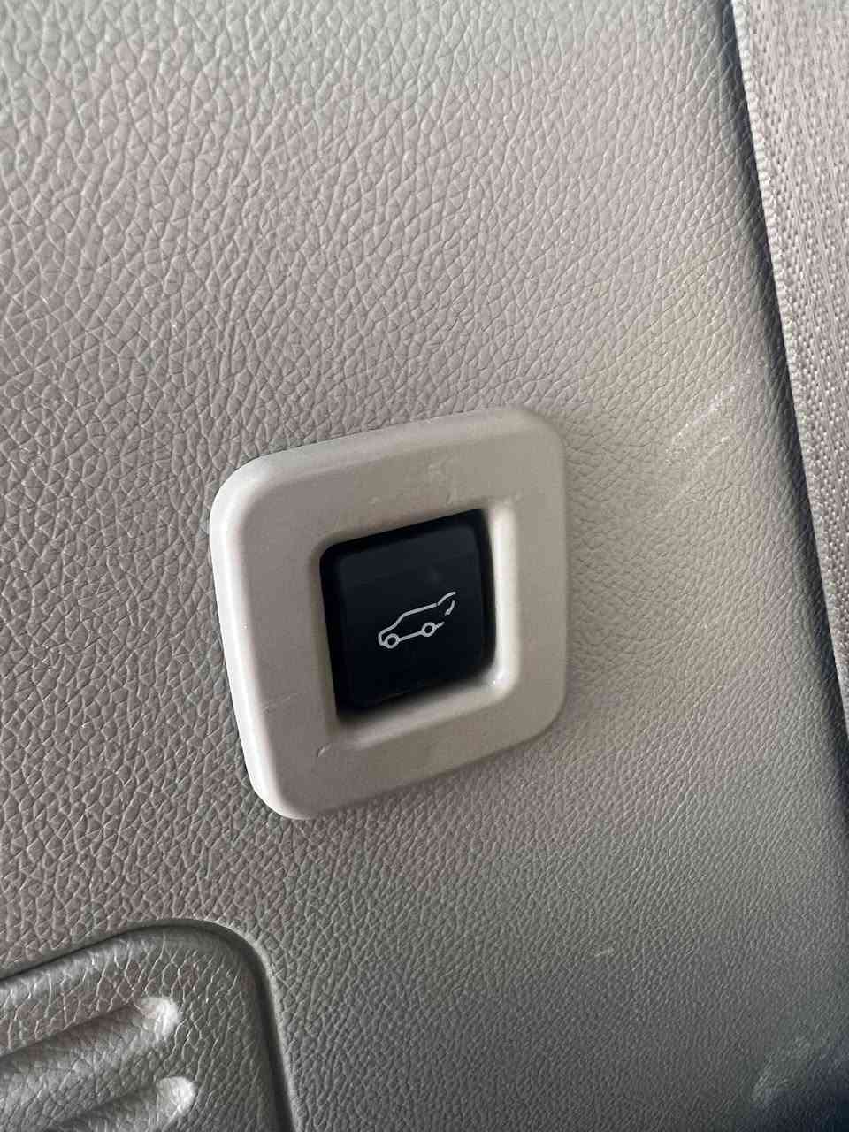 سلام عليكم فورد اكسبدشن  ٢٠١٤ السياره جديده بمعنى الكلمه كلها بوضع الشركه لون ابيض
دوسات ويه فتحة الباب
دبل كامره سلايد مناخ منفصل الكشنات الاماميه تدفئه وتبريد لكل جهه
ماشيه ١٠٨ كم مو ميل
لحد الان السبير ما نازل
كشنات جلد  الكشنات الخلفيه كهرباء
باب الجنطه كهرباء
سكليتر وبريك كهربا
ثلاث وضعيات خزن لكشن السايق
شاشه اندويد اصلي
كتلوكات الشركه موجوده مع بصمات عدد اثنين
كارت الباسوورد مال الباب موجود
وبعد هواي مواصفات
مكاني بغداد رقم سليمانيه باسمي تحويل مباشر  كفاله عامه من الدعاميه للدعاميه شرط السونار
السعر  ٢٢٠بيها مجال قليل واتحدى اكو هيج سياره من زاخو للفاو
رقم الهاتف ***********
تحياتي
