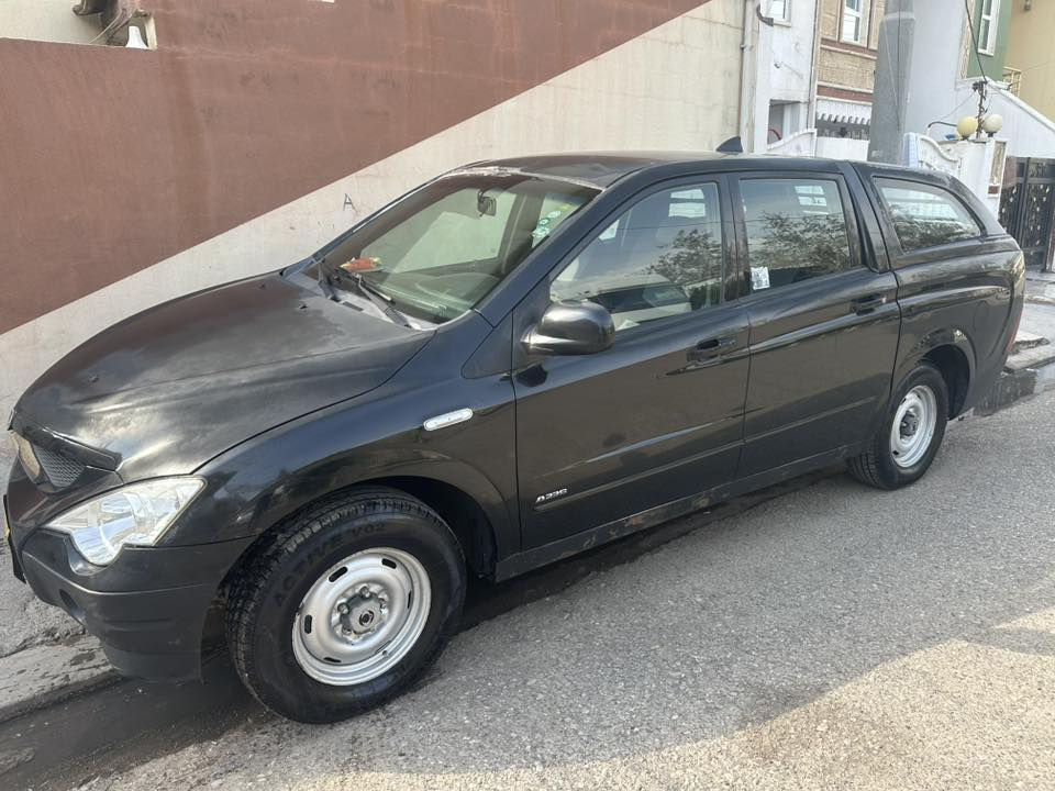 سلام عليكم
سان يونك 2011 بكم بانزين 
تخم تايرات جدد  
محرك بشرط  
تدفئا  تبريد شرط 
كهربائيات كلها شغاله 
بيها بارد او تكحيل 
رقم اربيل عليها غرامات ينزل من سعر
مكان اربيل 
نقصه بس دريم شفت
 69 بيها مجال 
***********
