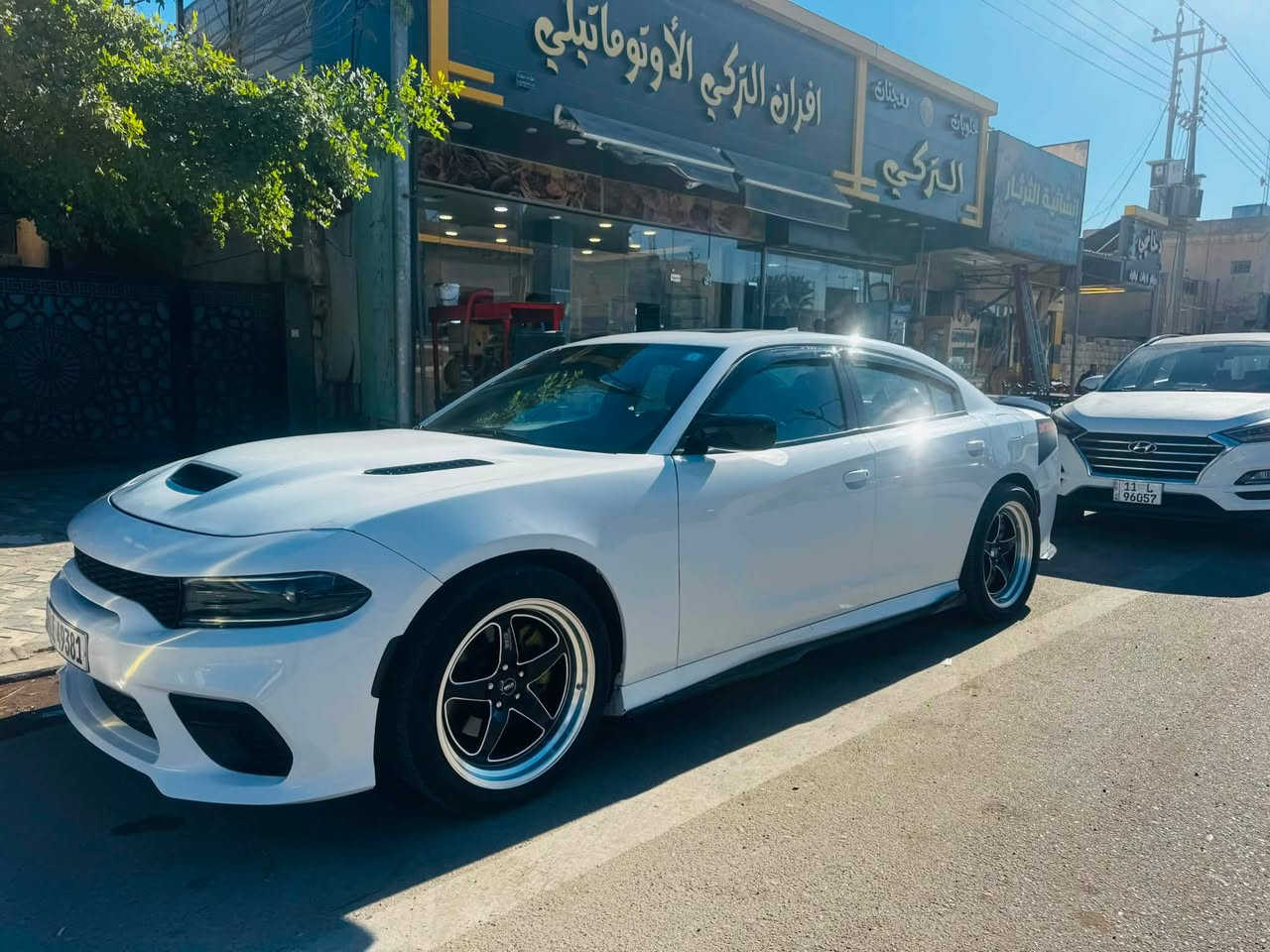 سلام عليكم 
دوج جارجر للبيعاو مراوس موديل 2022 ارتي ماكس /RT 5700 
حادثه جاملغ وبنيد مقدمه شاصي ايسر  سحب + مقدمه لغده معمره 
بيه صبغ نص جاملغ وبنيد فقط 
مواصفات سياره ارتي ماكس فول مواصفات عدا الرادار الامامي 
فول فتحه 
كشنات تدفئه تبريد جلد حضن 
مري قلاب رادار تعتيم 
رادار جانبي 
خزن كشنات 
شاشه كار بلي 
سياره جاهزه 
حجر بيئة مرجعة بلاد 
منظومة تبريد كامله جديده 
عليها منظومة غاز. يعني تنسه الدونز والصرف 
السياره ماشيه 47 الف ميل قابل للزياده 
تخم تاير جديد خلفي 315 
امامي 275 
تخم ويل جديد 
وما داخله لا حلبه سباق ولا تفحيط 
مكاني فلوجة 
السعر 
185 وبيها مجال 
السونار ويا الصور 
***********
