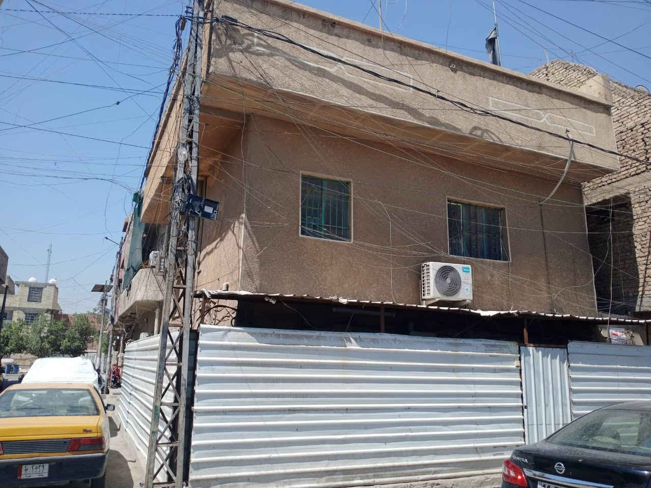 نصف قطعة المساحة 72 متر طابقين عكادة نضيف الموقع 
قطاع 9 ركن على ساحه 9*8 للبيع مستعجل للاستفسار اكثر الاتصال على *********** 
*********** المحامي مؤمل العبودي
