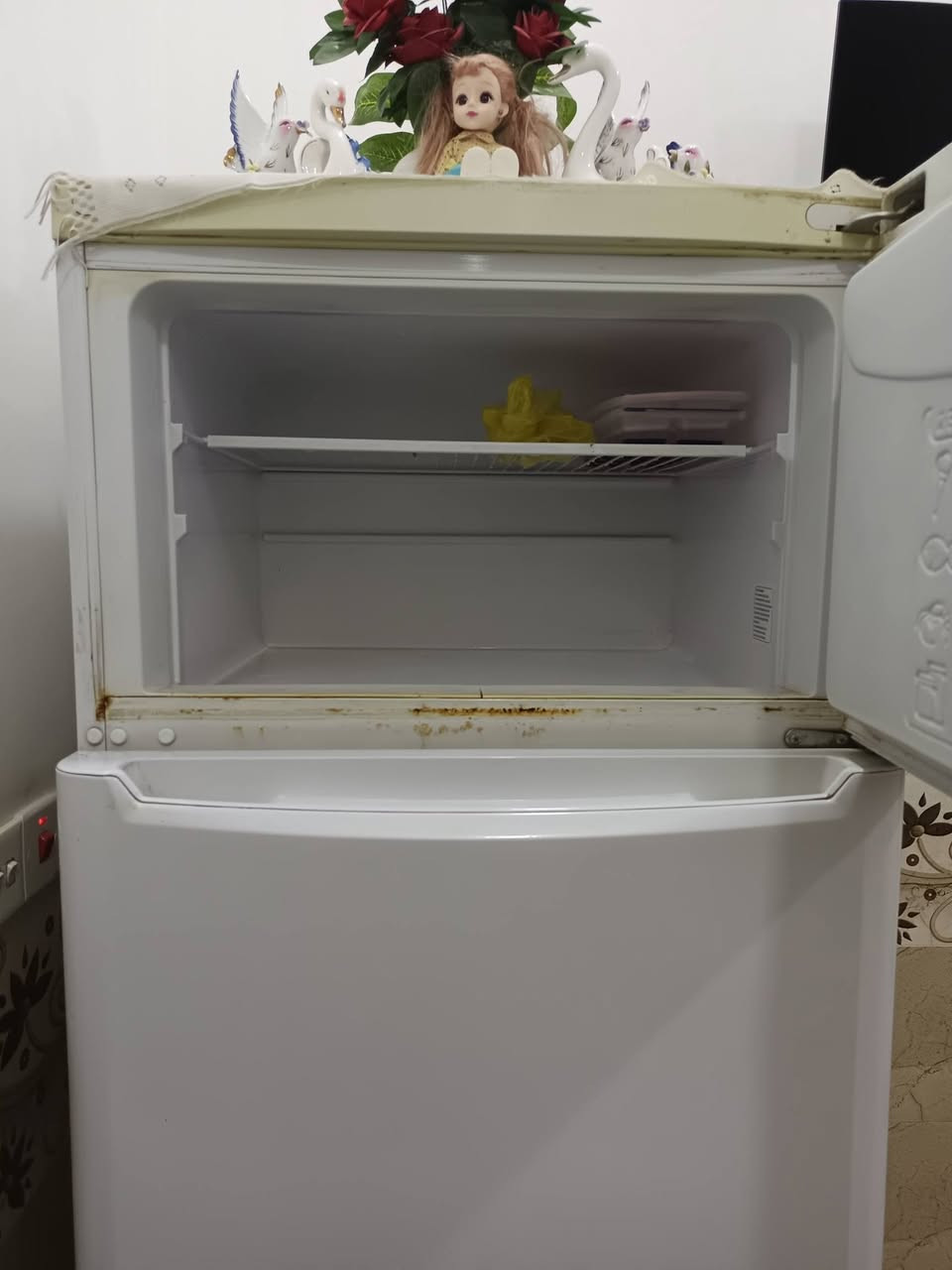 السلام عليكم ثلاجة للبيع عطله فقط موطور السعر 100بي مجال
كربلاء حي الاطارات
للأستفتار الرقم***********
