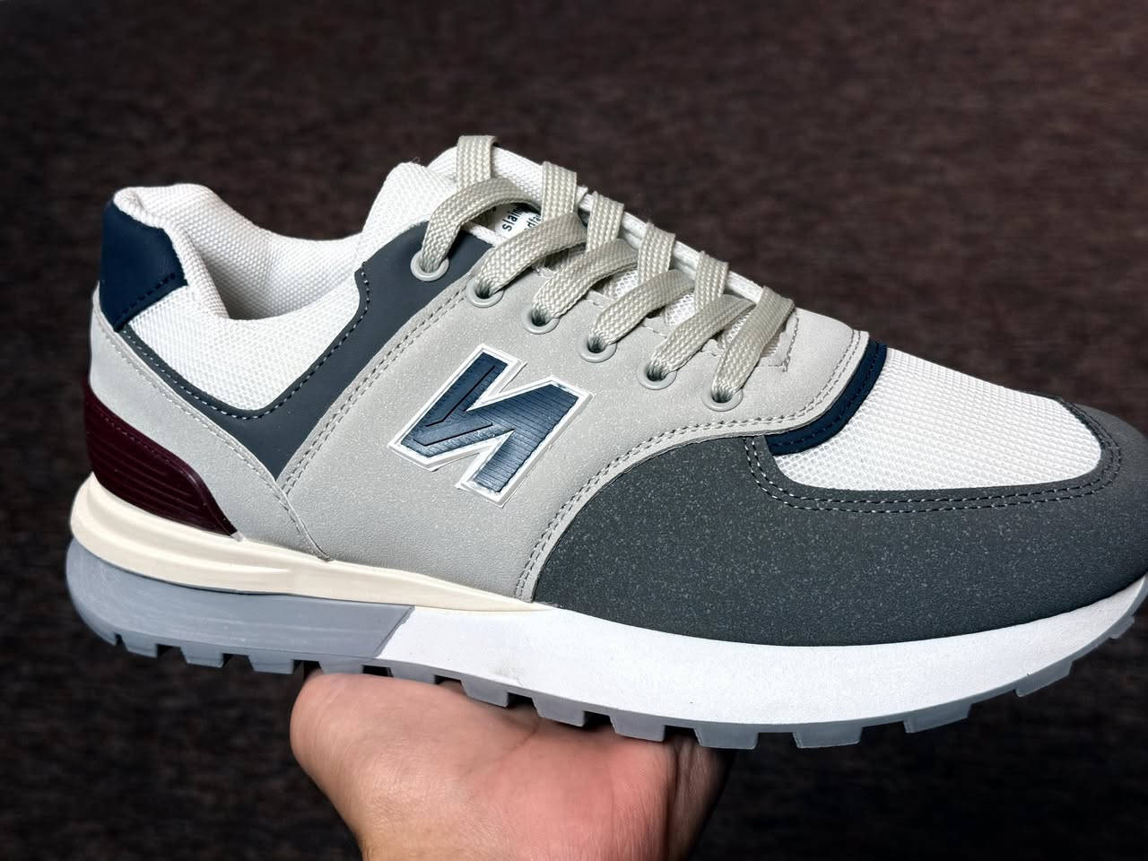 � عرض مميز 🔥

👟 حذاء ستايل عصري ومريح
✔️ خامة قوية وجودة عالية
✔️ مناسب للطلعات اليومية والدوام

🎨 الألوان المتوفرة: اسود - رصاصي - نيلي 
📏 القياسات: من 41 إلى 45

💰 السعر: 15 مع توصيل داخل النجف فقط

📩 للحجز والاستفسار خاص أو دايركت

⚡ الكمية محدودة لا تفوتك الفرصة


**إذا كنت صاحب هذا الإعلان وتريد حذفه لأي سبب، رجاءا أرسل رسالة إلى الدعم الفني**