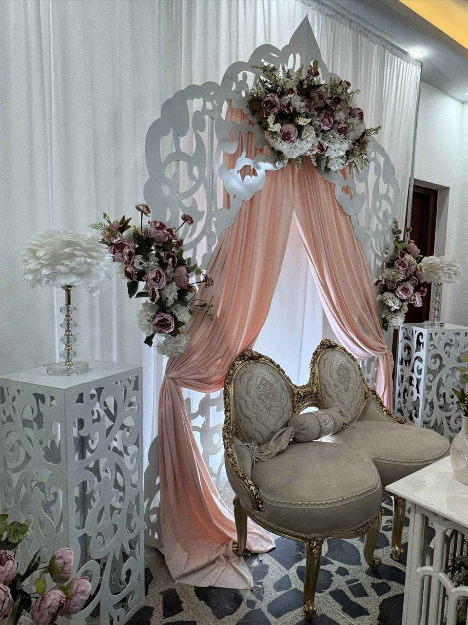 الكوشة الرمضانية او الاسلامية للبيع
التاج يتفصخ الى قطعتين وينشد بكل سهوله
بيع فقط الحديد الموشر بالصوره  يتكون من التاج و ميوزه جانبيه عدد ٢
السعر ٣٥٠ الف
لم تستخدم ولا مره فقط نصبت للتصوير


**إذا كنت صاحب هذا الإعلان وتريد حذفه لأي سبب، رجاءا أرسل رسالة إلى الدعم الفني**