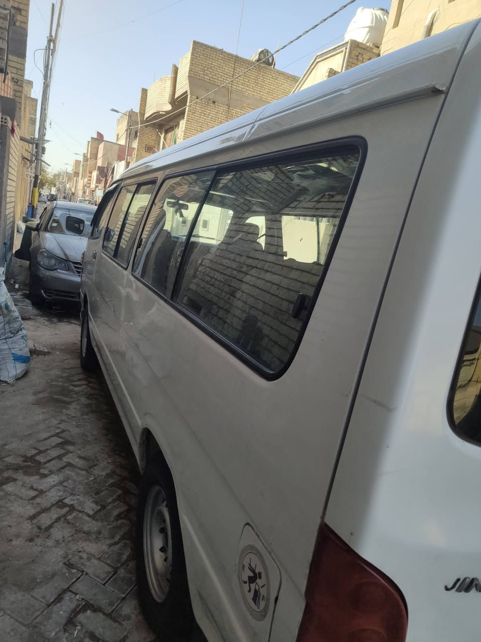 السلام عليكم سياره للبيع اج وان موديل 14 مكينه واكسل مكفولات خير من الله تخم تارير  كشنات القلاب مال استاركس كهربائيات شغاله مصفره هيئه وغرامات بسمي رقم انكليزي بغداد ثاني يوم تحويل السعر 85 وبيها مجال للطيبين ***********
