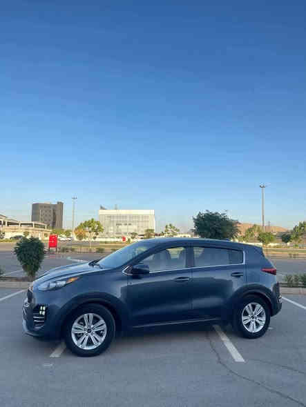 كيا سبورتج 2019 ماشيه 66 الف حيل جديده صبغ قطعتين ونص بدون دواخل رقم نينوى الجديد  قطعتين تبريد ثلج سنويه وهزه جديده شرط التحويل السعر 147 $$
***********
***********
