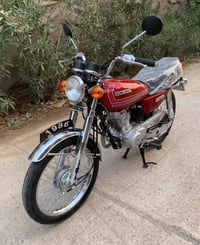 اربعه كير هوندا ياباني اصلي للبيع فقط بدون مراوس موديل 1986 ماطور نضيف...