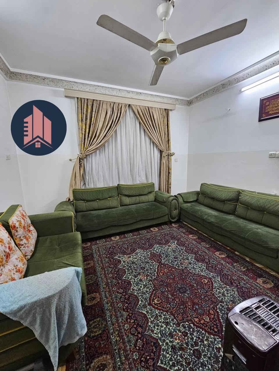 دار للبيع او المعارضة حي الصديق الثانية
⬅️️ مساحـة 200متر بحساب الارض 

⬅️️الواجهة 10متر

⬅️ الإتجاه قبلة 

⬅️شارع تبليط ١٢متر

⬅️طابقين ٤غرف 

⬅️الطابق الأرضي غرفتين نوم هول صحيات مطبخ مناور كراج إستقبال 

⬅️الطابق الثاني غرفتين نوم صحيات هول بيتونة

⬅️ تحويل مباشر او قرار التمليك 

⬅️٢٣٥مليون قابل للتفاوض

◀️ للاستفسار الاتصال 

    ☎️ ***********
☎️ ***********
ستقبل عقاراتكم و طلباتكم على الارقام اعلاه او مراسلة صفحتنا او زيارة المكتب
