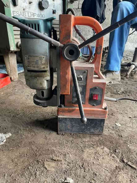 للبيع دريلات اثنين واحد مغناطيس والثاني هيتاشي نضيفات استعمال قليل سعر الواحد 300 وبي مجال بسيط مكاني بغداد الجرف ***********
