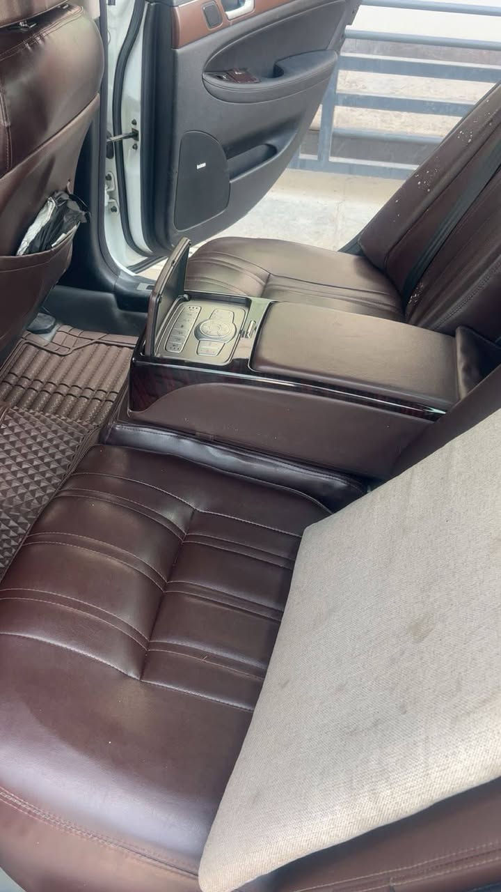 جنيسس 13 رويال خليجي فول مواصفات رقم اربيل بسمي السيارة 1/كشنات جلد فتحت سقف 2/دبل موس 3/بصمه بيبان بصمة تشغيل 4 شاشه كبيره بلاديه /5رادار امامي 6/بصمة الصندوق السعر 140$وبيها مجال أو مراوس حسب القناعه
حادثه جاملغ وبنيد مبدل بدون دواخل 
مكان السياره بغداد الكراده 
للاستفسار على الرقم ***********
